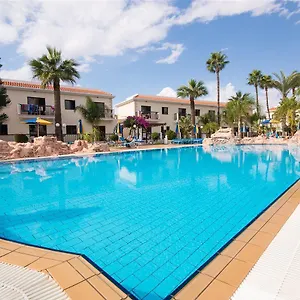 Loutsiana Deluxe Apts מלון דירות איה נאפה